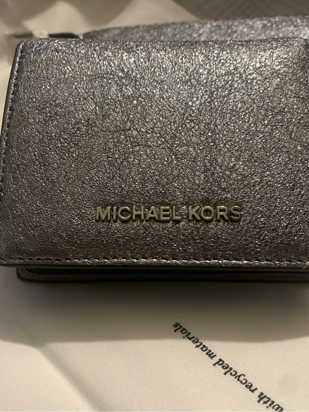 NWT Michael Kors Ladies Metallic Silver Leather Card Holder Wallet w/Billfold - Picture 1 of 6